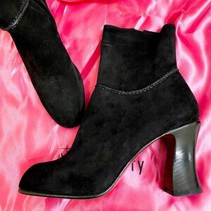 Vintage Michel Perry Black Suede Ankle booties size 38 EU